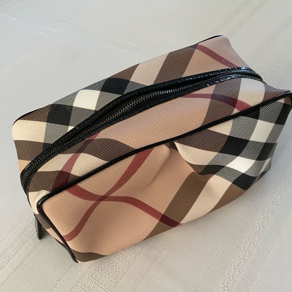 Burberry Handbags - Burberry novacheck toiletry bag